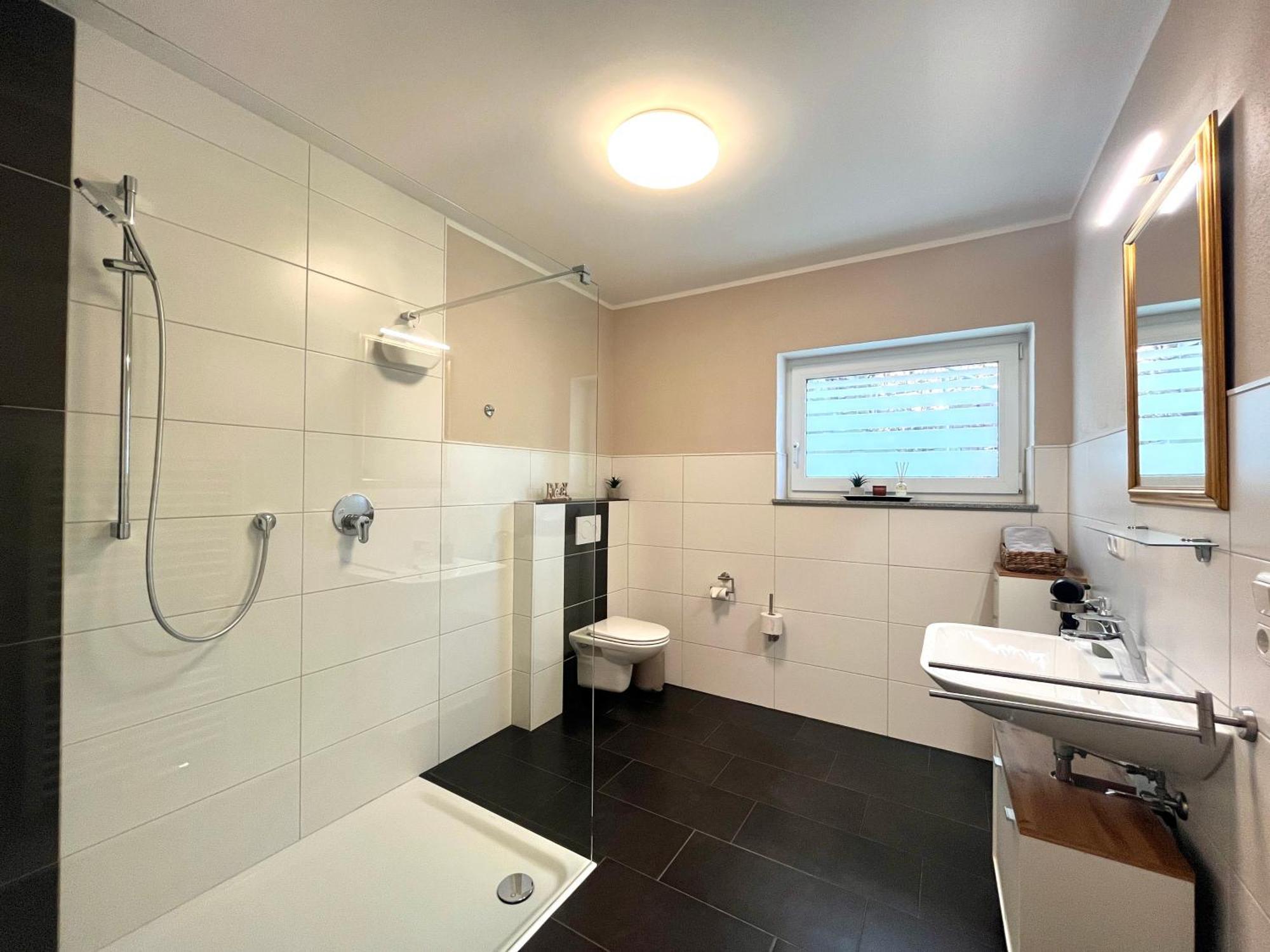 Ferienwohnung Sonnenterrasse, 1-4 Personen, 2 Schlafzimmer, Grosse Terrasse Müden 外观 照片